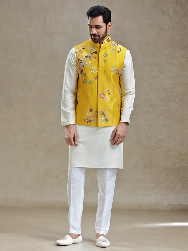 Yellow waistcoat set in embroidery work