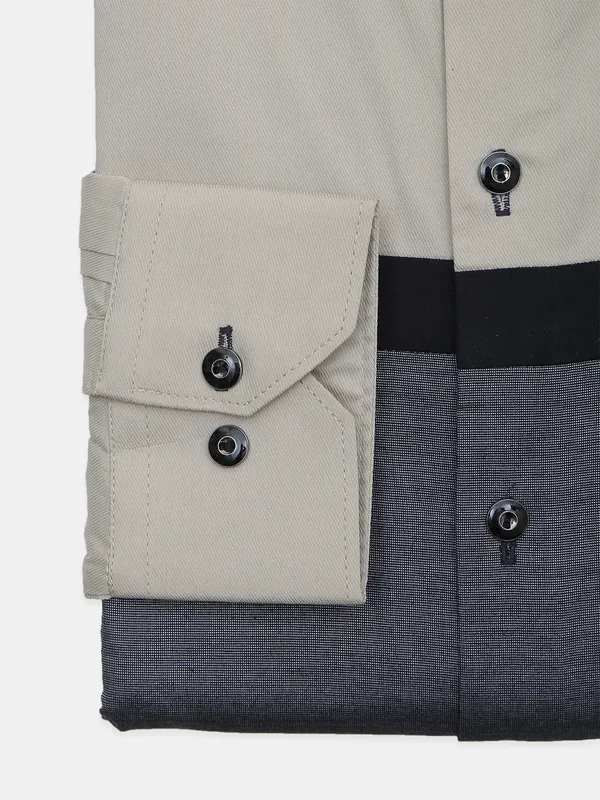 Z2000 beige color printed pattern shirt