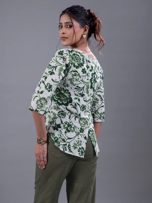 DEAL printed white cotton top for women