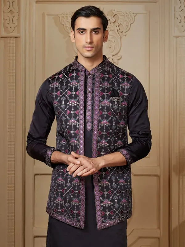 Shiny black long waistcoat set with colorful embroidery