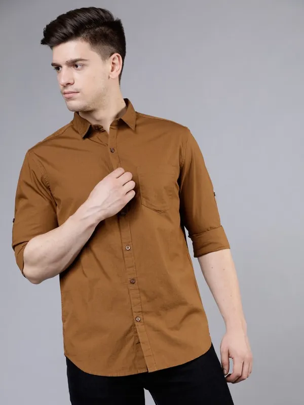  Highlander Men Beige Solid Slim Fit Casual Shirts