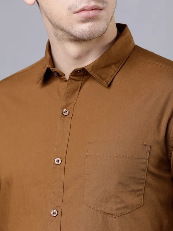  Highlander Men Beige Solid Slim Fit Casual Shirts