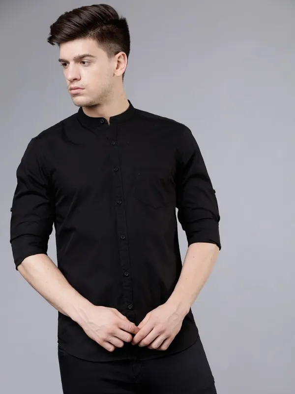  Highlander Men Black Solid Slim Fit Casual Shirts