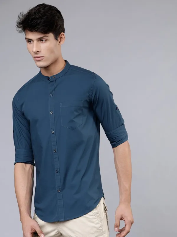  Highlander Men Blue Solid Slim Fit Casual Shirts