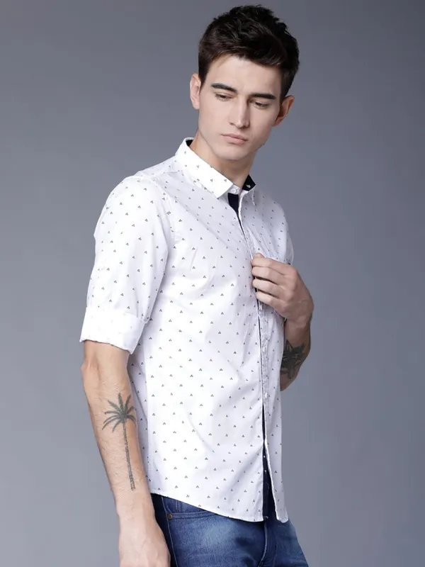  Highlander Men White Printed Slim Fit Casual Shirts