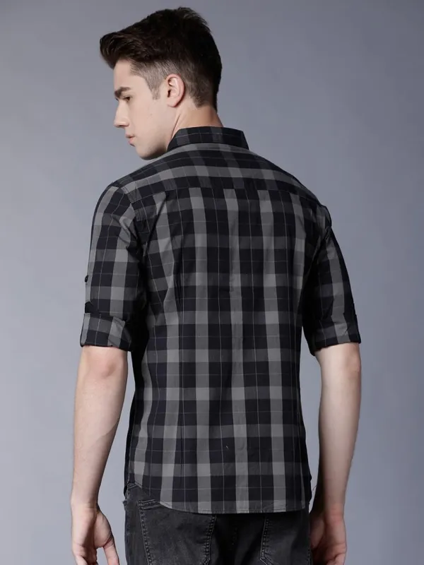  Highlander Men Black Checked Slim Fit Casual Shirts