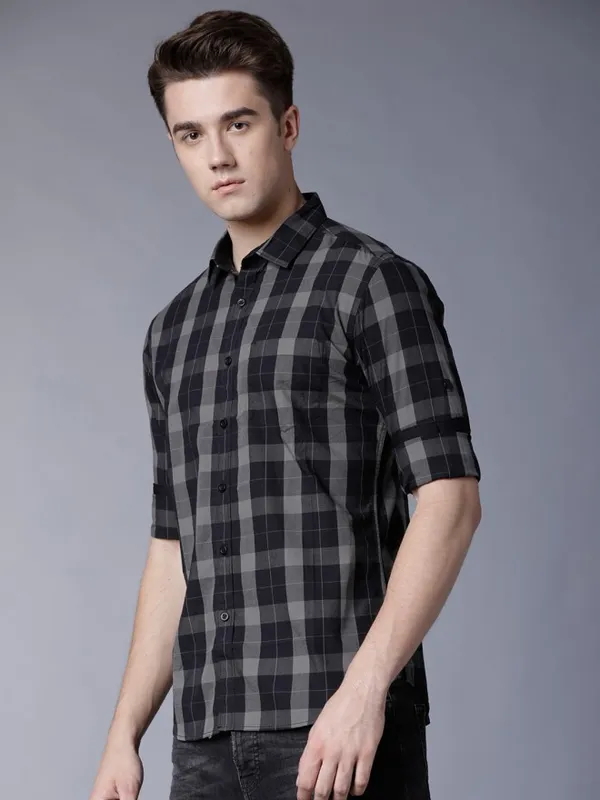  Highlander Men Black Checked Slim Fit Casual Shirts