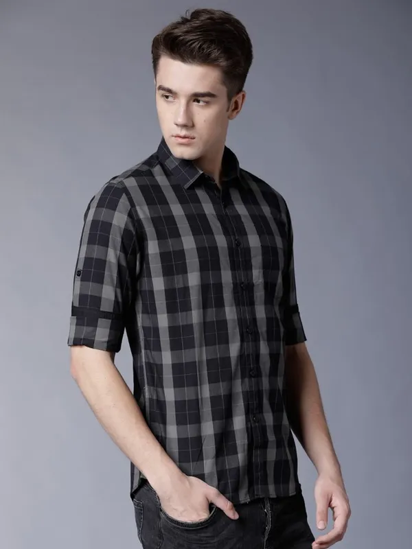  Highlander Men Black Checked Slim Fit Casual Shirts