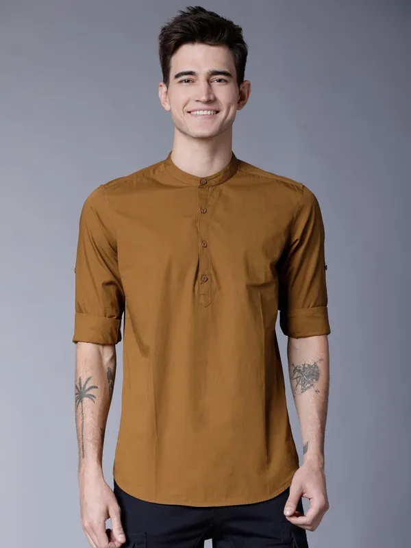 Highlander Men Brown Solid Slim Fit Casual Shirt