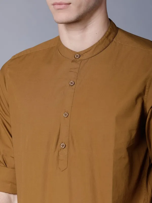 Highlander Men Brown Solid Slim Fit Casual Shirt