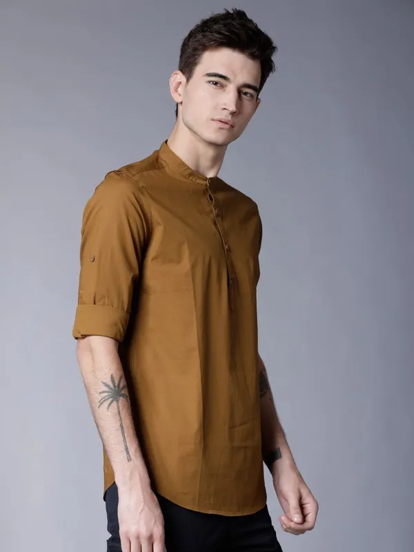 Highlander Men Brown Solid Slim Fit Casual Shirt