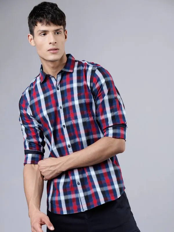  Highlander Men Red Checked Slim Fit Casual Shirts