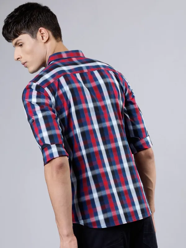  Highlander Men Red Checked Slim Fit Casual Shirts