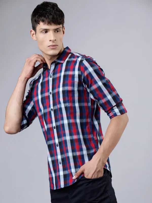  Highlander Men Red Checked Slim Fit Casual Shirts