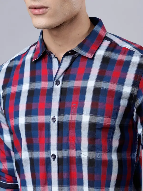  Highlander Men Red Checked Slim Fit Casual Shirts