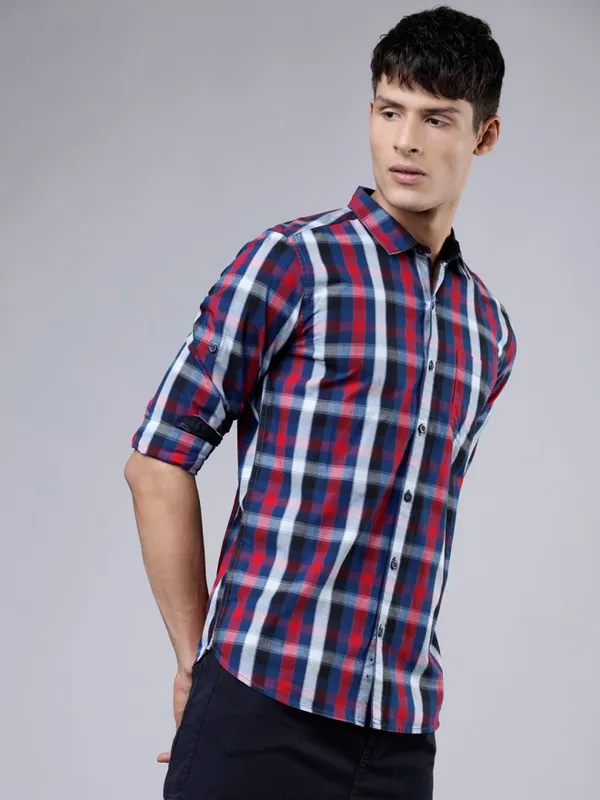  Highlander Men Red Checked Slim Fit Casual Shirts