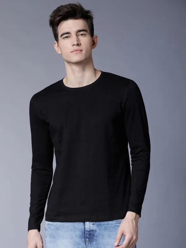  Highlander Men Black Solid Round Neck T-Shirts