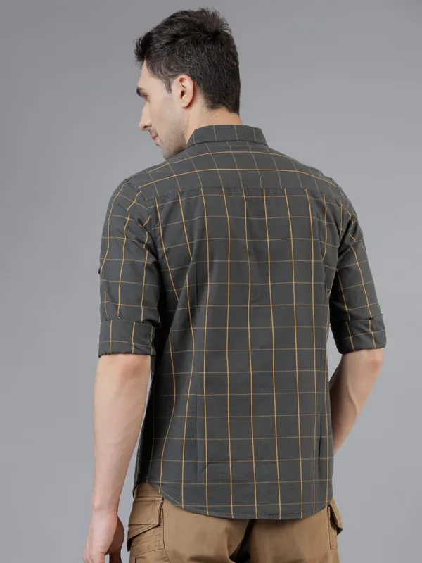  Locomotive Men Olive Checked Slim Fit Casual Shirts