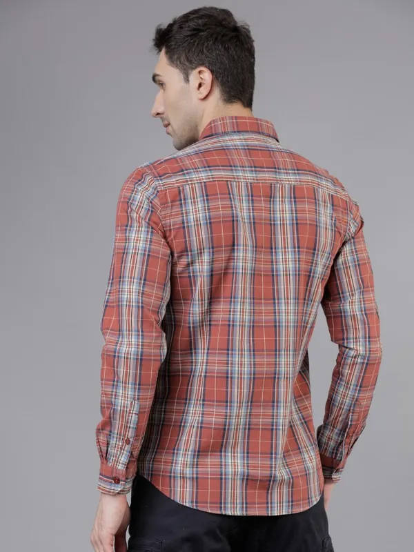  Highlander Men Peach Checked Slim Fit Casual Shirts