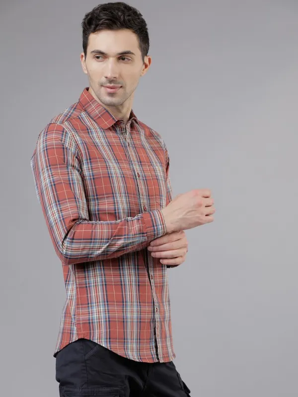  Highlander Men Peach Checked Slim Fit Casual Shirts