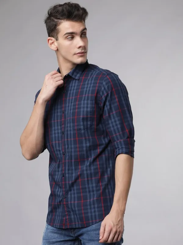  Highlander Men Navy Blue Checked Slim Fit Casual Shirts