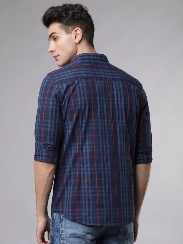  Highlander Men Navy Blue Checked Slim Fit Casual Shirts