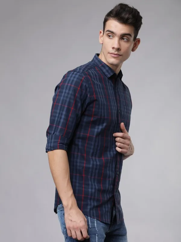  Highlander Men Navy Blue Checked Slim Fit Casual Shirts