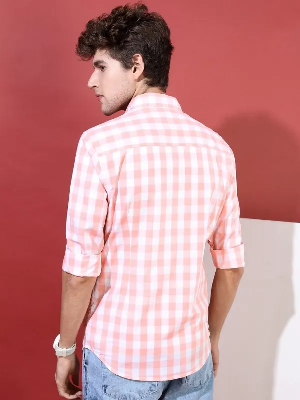  Highlander Men Peach Checked Slim Fit Casual Shirts