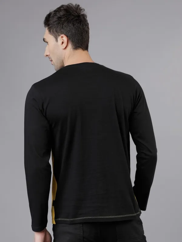  Locomotive Men Black Colourblocked Round Neck T-Shirts