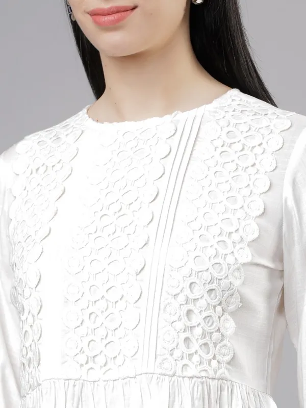  Tokyo Talkies Women Off White Solid Peplum Tops