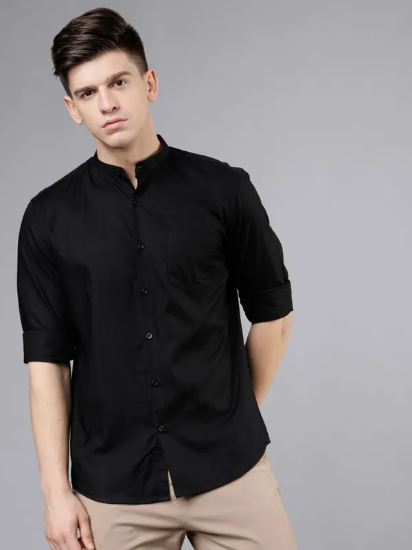  Highlander Men Black Solid Slim Fit Casual Shirts