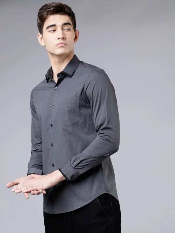  Highlander Men Grey Solid Slim Fit Casual Shirts