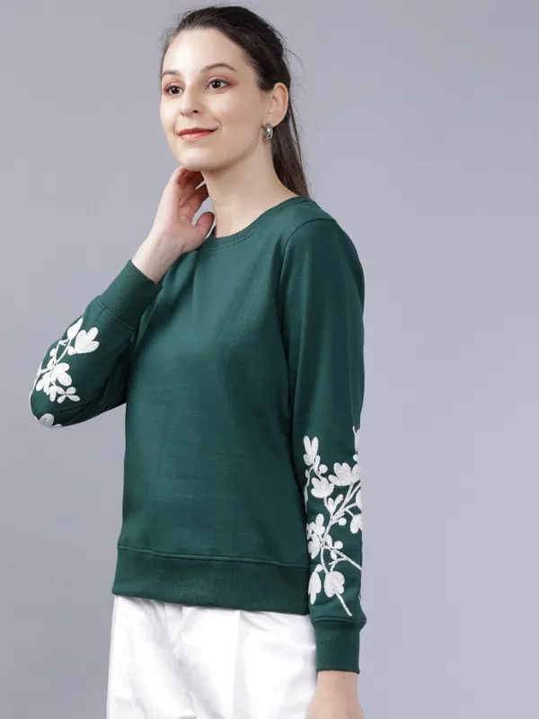  Tokyo Talkies Women Green Solid Pullover Sweatshirts