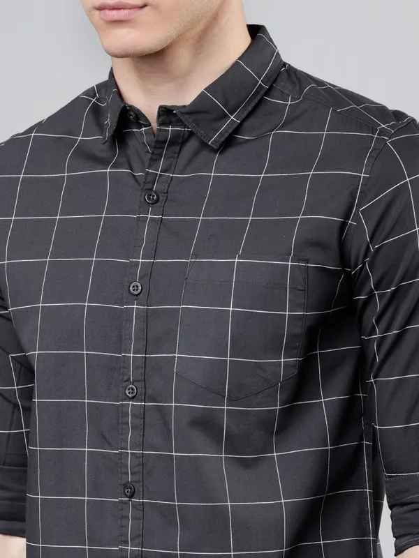  Highlander Men Grey Checked Slim Fit Casual Shirts