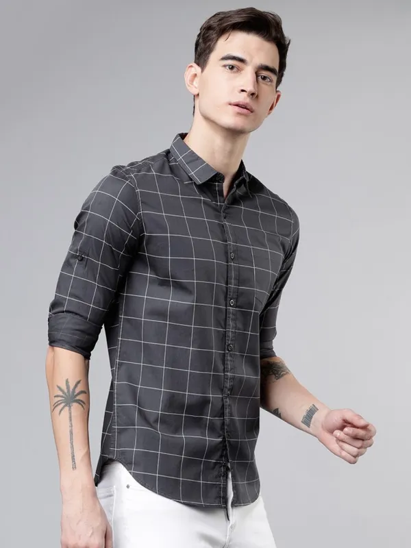  Highlander Men Grey Checked Slim Fit Casual Shirts