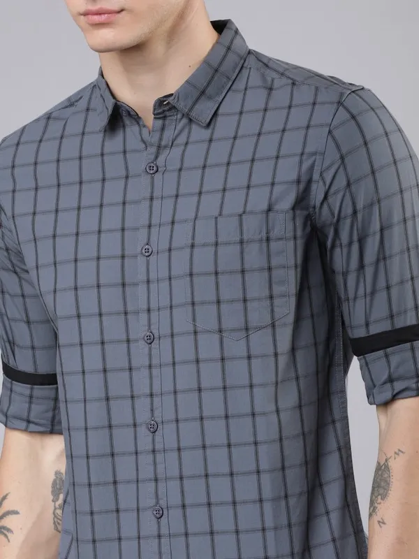  Highlander Men Grey Checked Slim Fit Casual Shirts