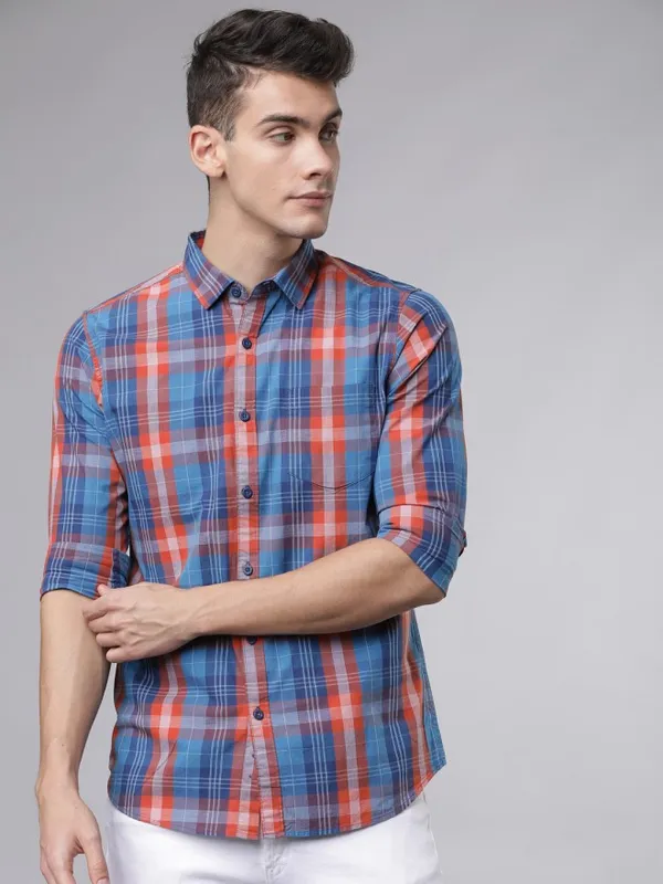  Highlander Men Blue Checked Slim Fit Casual Shirts