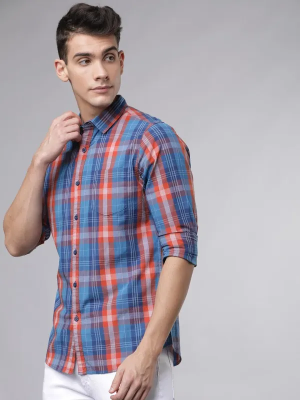  Highlander Men Blue Checked Slim Fit Casual Shirts