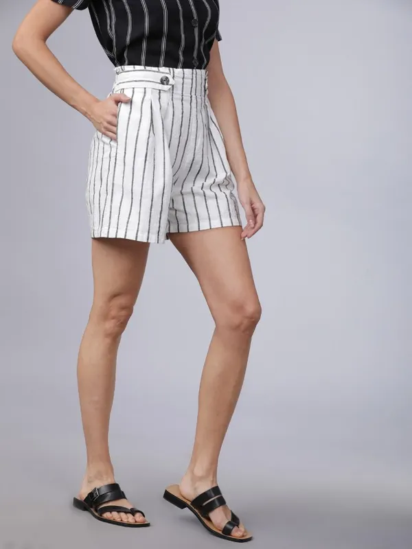  Tokyo Talkies Women Off White Regular Fit Shorts