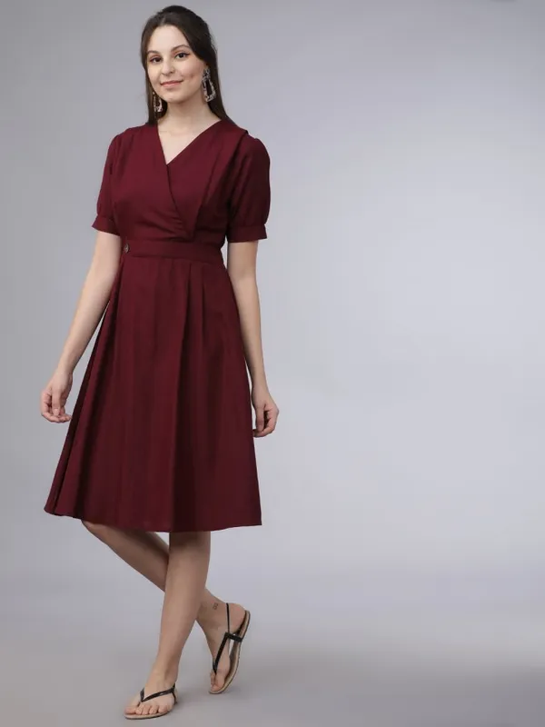  Tokyo Talkies Women Burgundy Solid Wrap Dresses