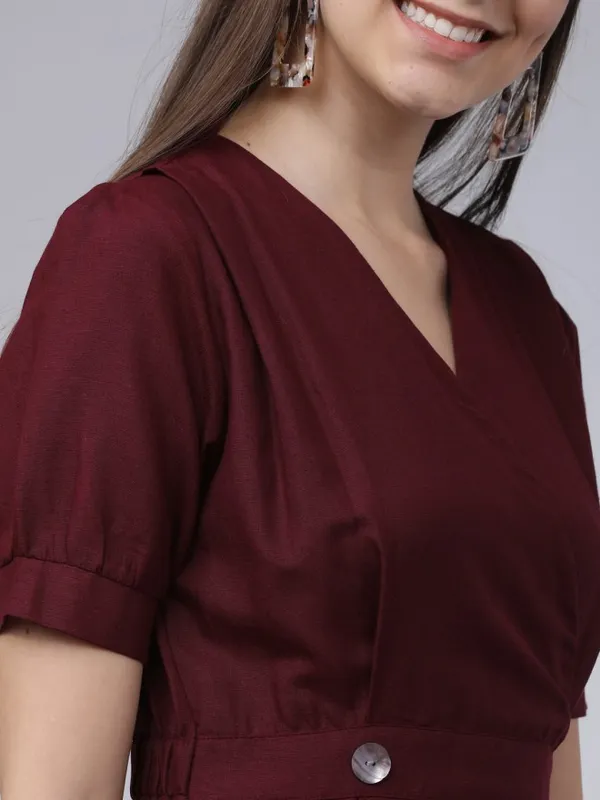  Tokyo Talkies Women Burgundy Solid Wrap Dresses