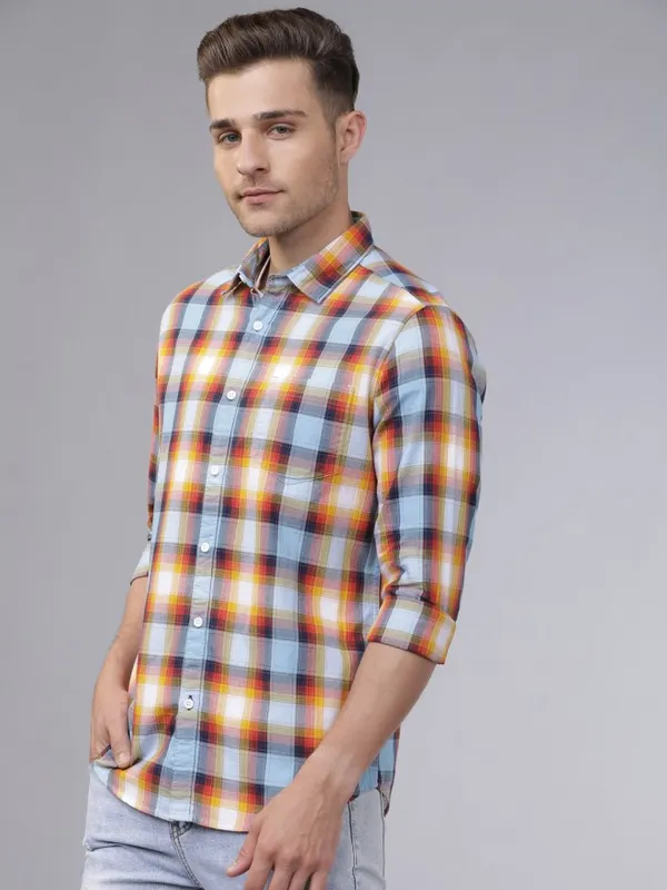  Highlander Men Blue Checked Slim Fit Casual Shirts