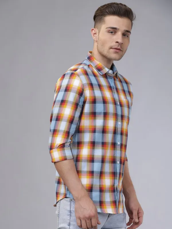  Highlander Men Blue Checked Slim Fit Casual Shirts