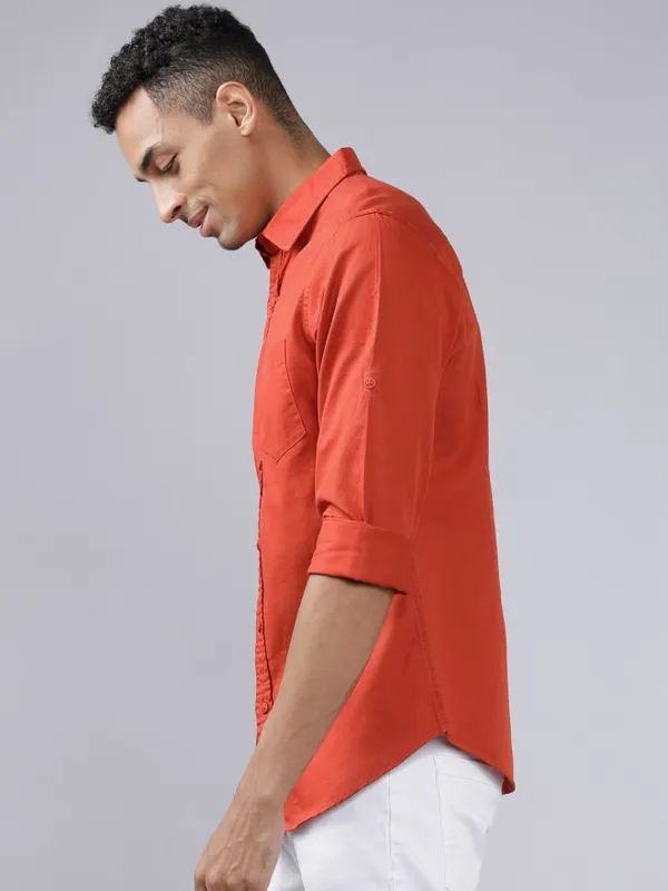  Locomotive Men Terracotta Solid Slim Fit Casual Shirts