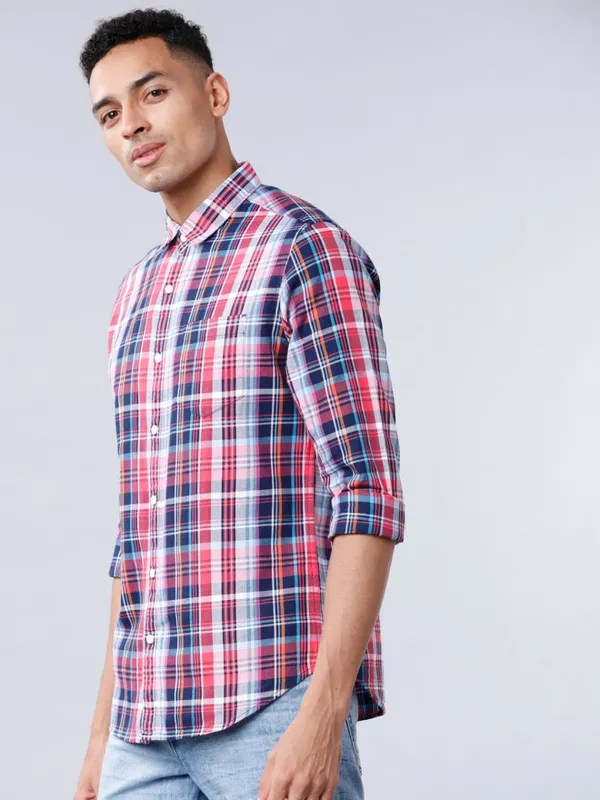  Highlander Men Pink Checked Slim Fit Casual Shirts