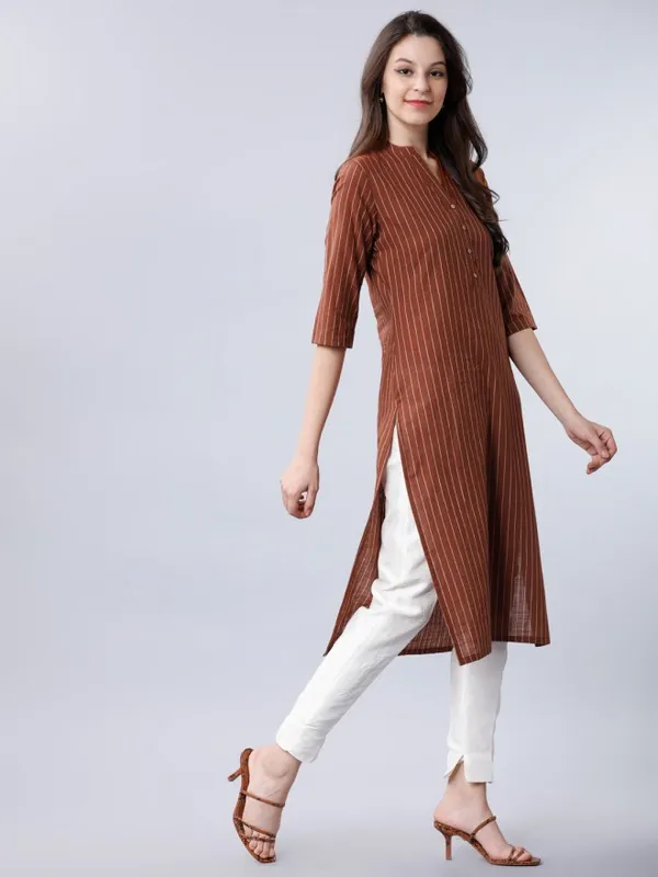  Vishudh Women Brown Striped Straight Kurtas