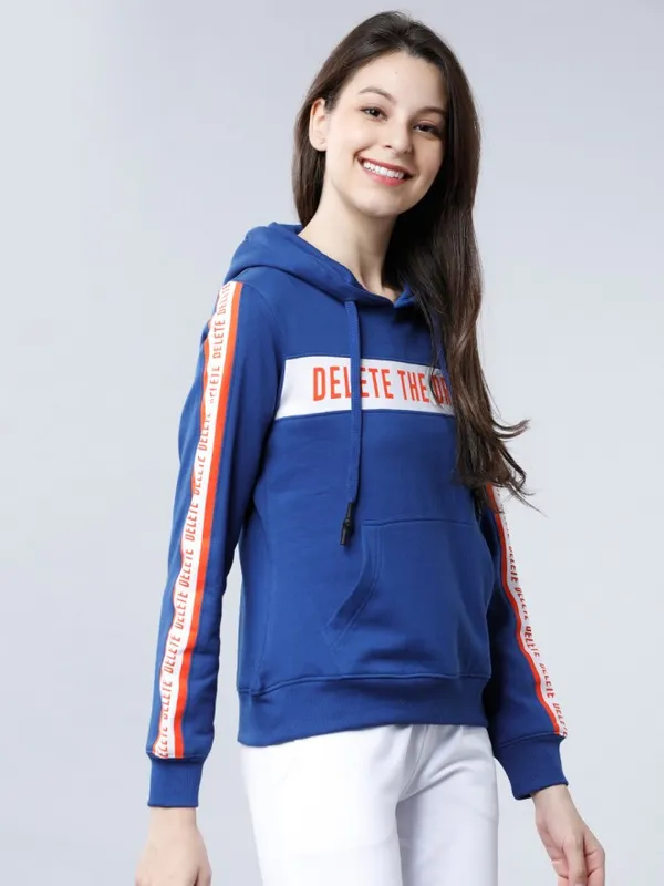  Tokyo Talkies Women Blue Printed Pullover Hood Sweatshirts