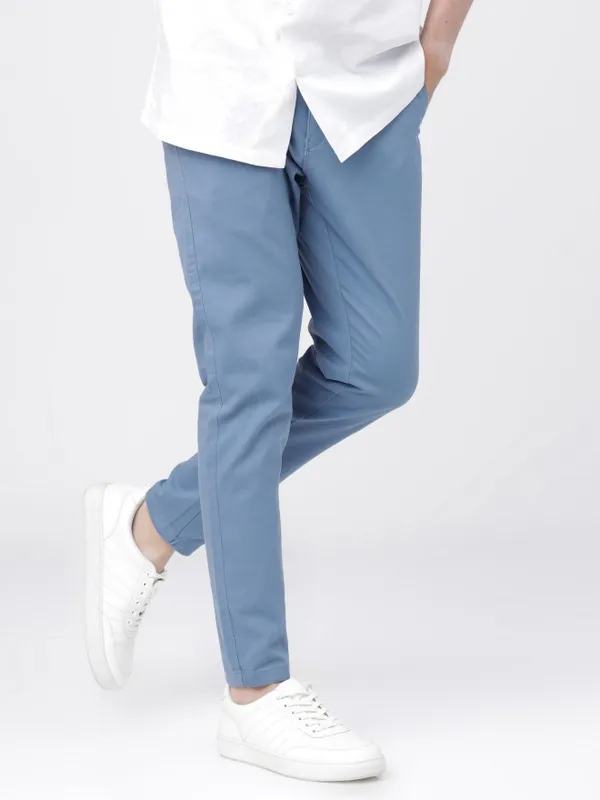  Highlander Men Blue Slim Fit Solid Casual Trousers