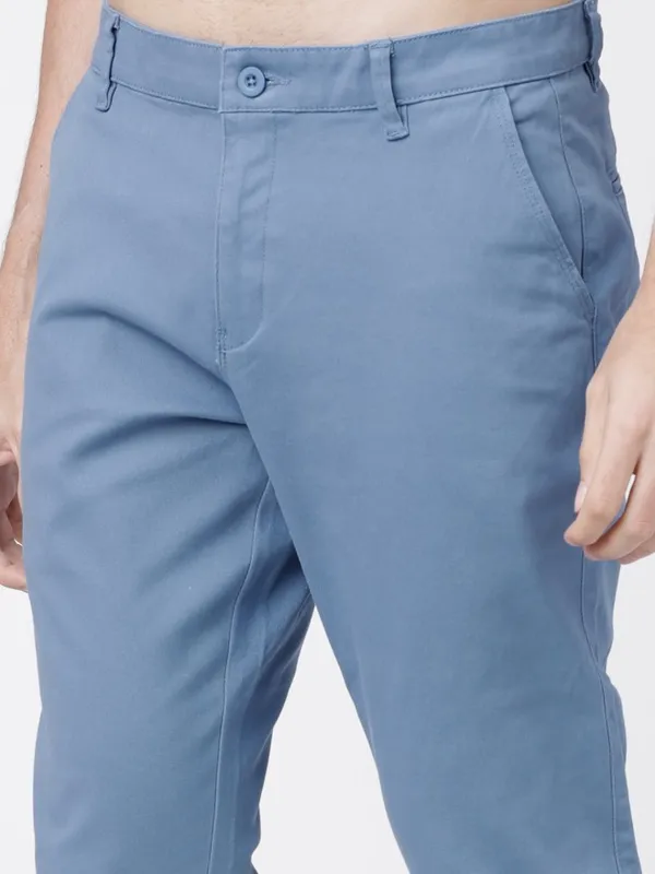  Highlander Men Blue Slim Fit Solid Casual Trousers