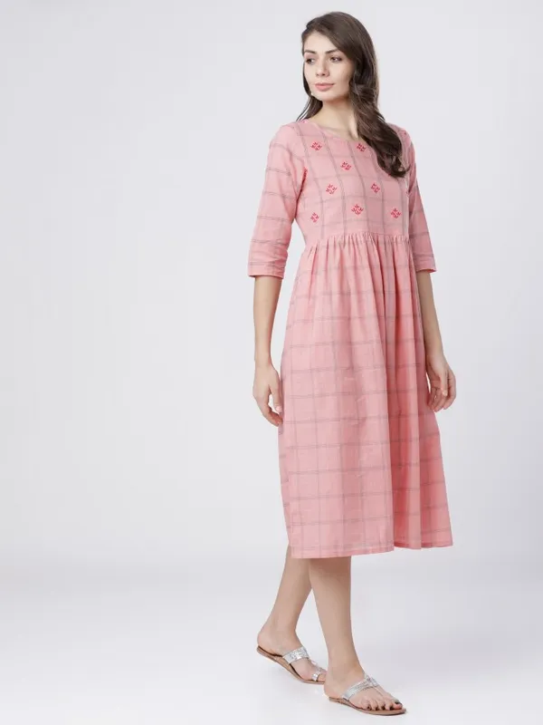  Vishudh Women Peach Checked A-Line Ethnic Dresses